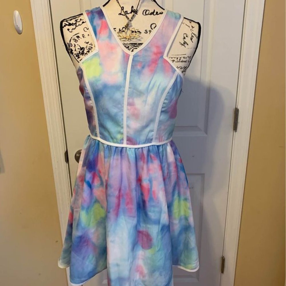 Pretty colorful fit & flare dress Medium